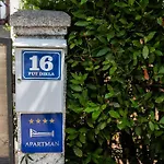 アパート Iadertina Duplex With Garden ザダル