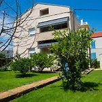 Iadertina Duplex With Garden