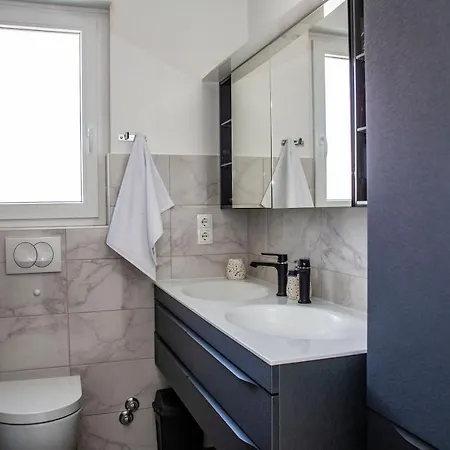 Iadertina Duplex With Garden Appartement