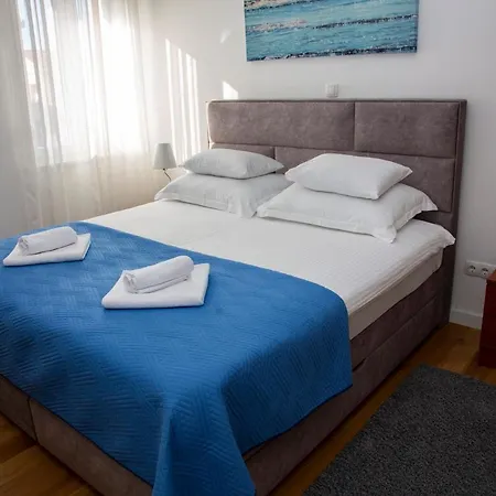 Iadertina Duplex With Garden Appartement