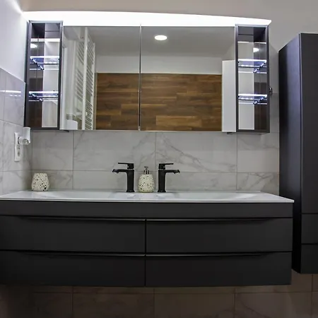 Appartement Iadertina Duplex With Garden *