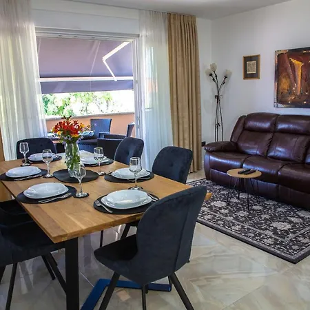Apartment Iadertina *
