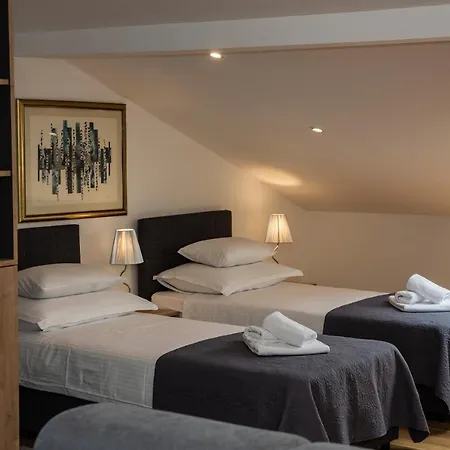 Appartement Iadertina Duplex With Garden