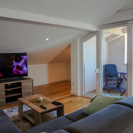 Iadertina Duplex With Garden Appartement *