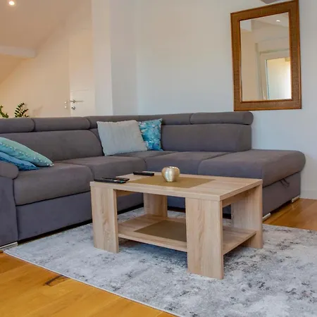 Apartment Iadertina *