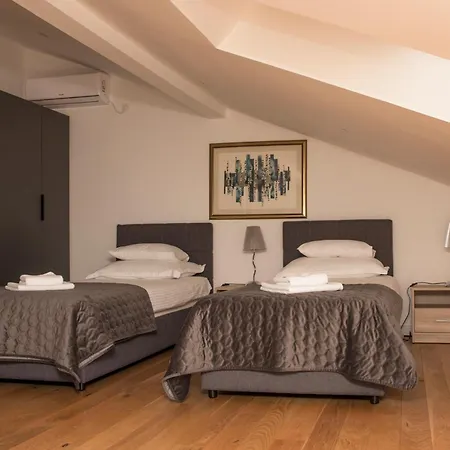 Iadertina Duplex With Garden Appartement Zadar