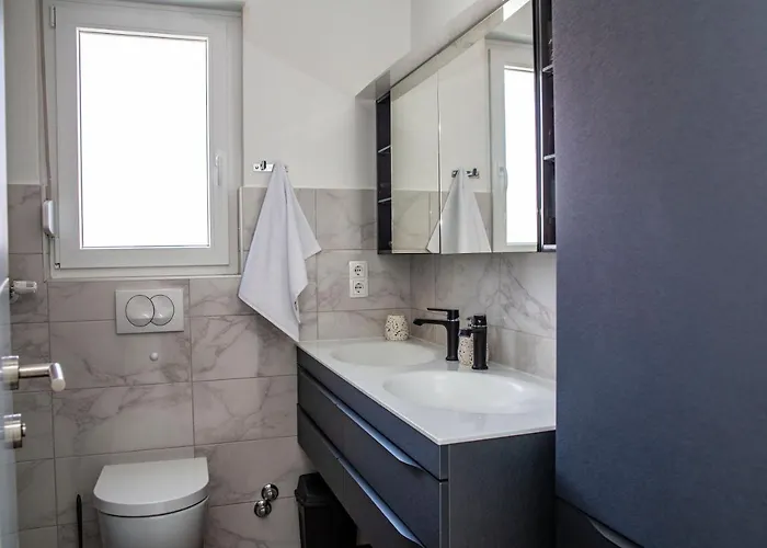 Iadertina Duplex With Garden Daire