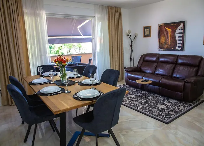 Daire Iadertina Duplex With Garden *
