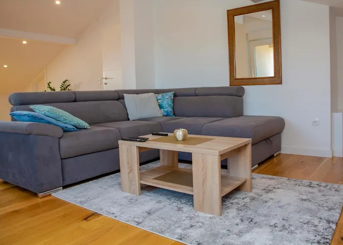 Daire Iadertina Duplex With Garden *