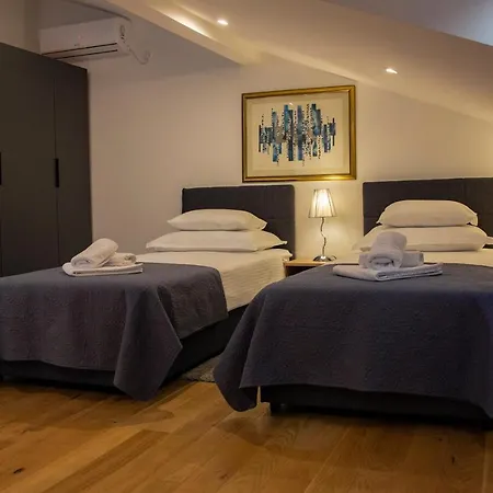 Iadertina Duplex With Garden דירה זאדאר