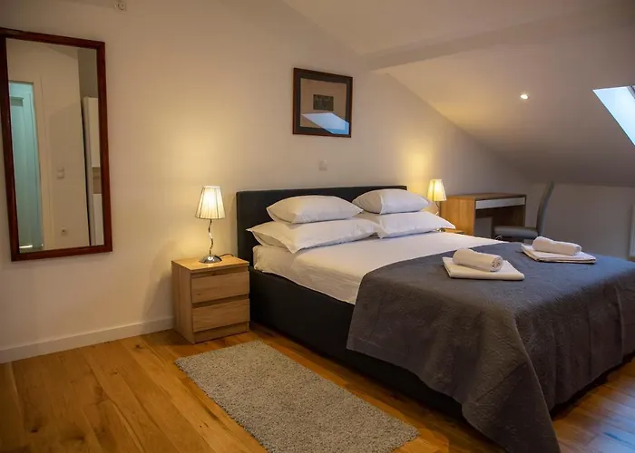 Iadertina Duplex With Garden דירה זאדאר