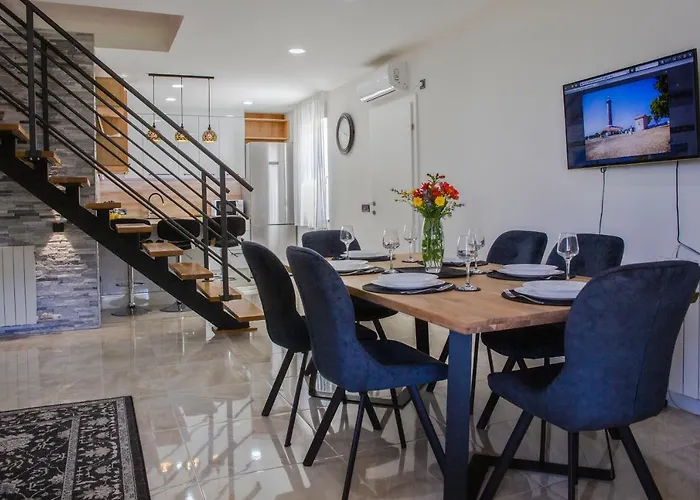 Iadertina Duplex With Garden Appartamento