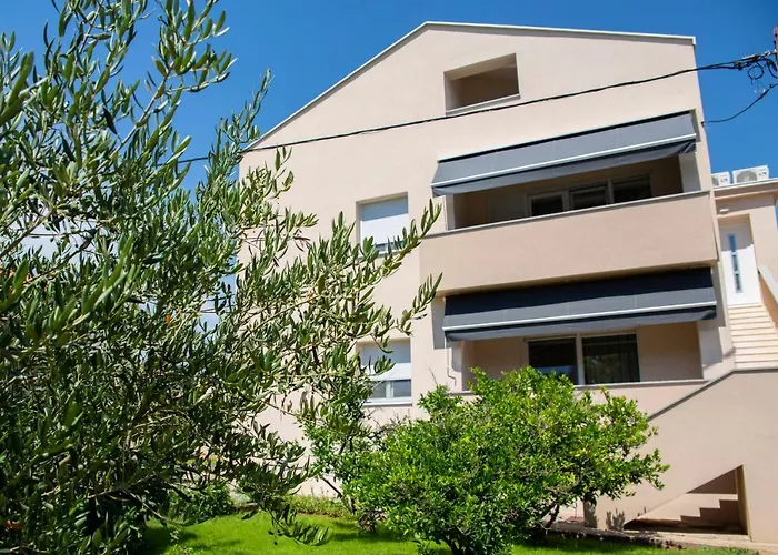 Appartamento Iadertina Duplex With Garden Zara